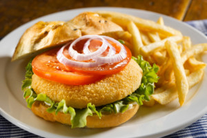 Maple Leaf Crispy Chicken Breast Burgers 90g  e1555938763513